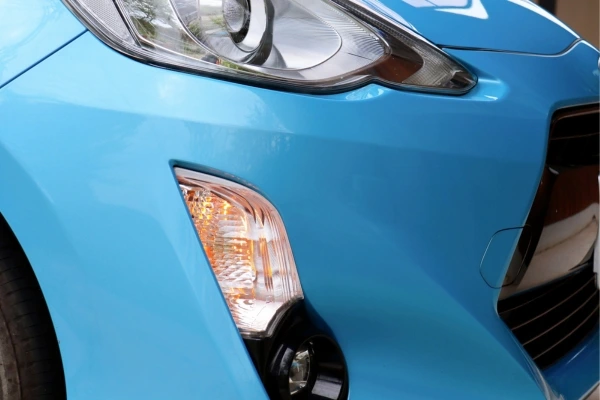 Vehicle-light-failure-What-Causes-MOT-Failure