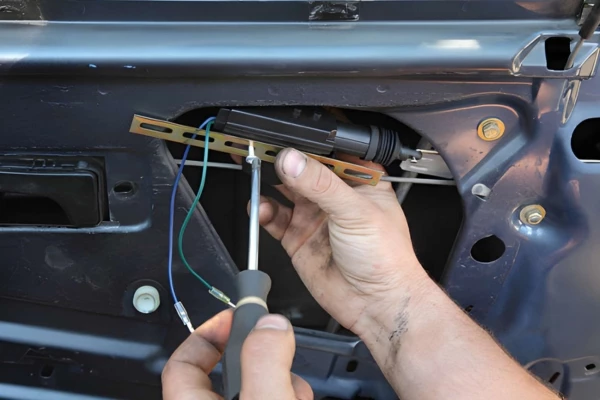 Central-Locking-mechanism-adjustment