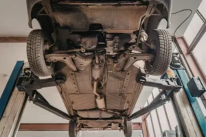 Steering-Wheel-Shaking-While-Driving-Underneath-view-for-vehicle-inspection